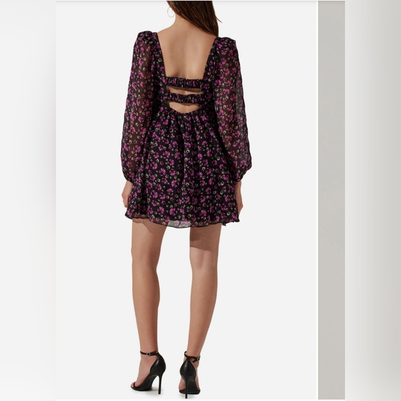 #151 ASTR the Label Floral back cutout long sleeve mini dress NWT - Picture 3 of 6